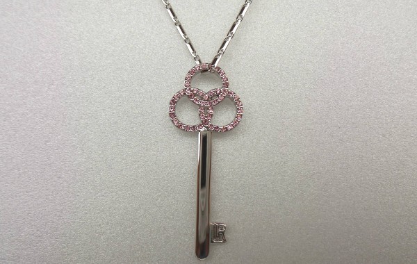 Cadena con Dije “La Llave Rosa” Swarovski Elements Codigo 0960