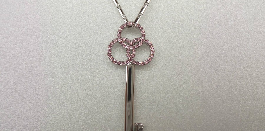 Cadena con Dije “La Llave Rosa” Swarovski Elements Codigo 0960